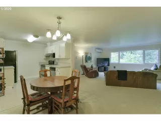 Photo #1: 20056055 Listing 