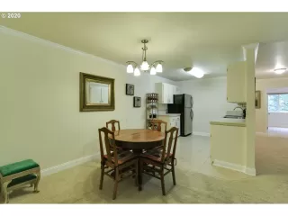 Photo #2: 20056055 Listing 