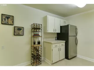 Photo #4: 20056055 Listing 
