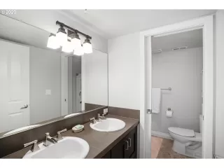 Photo #5: 20056887 Listing