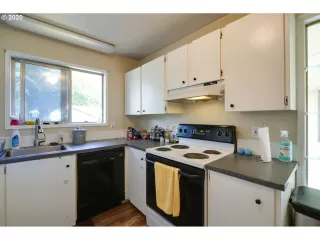 Photo #2: 20057344 Listing