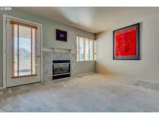 Photo #3: 20057358 Listing