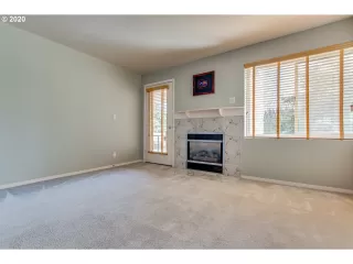 Photo #4: 20057358 Listing