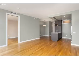 Photo #4: 20057710 Listing