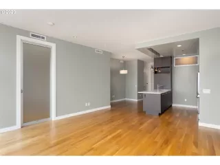 Photo #5: 20057710 Listing