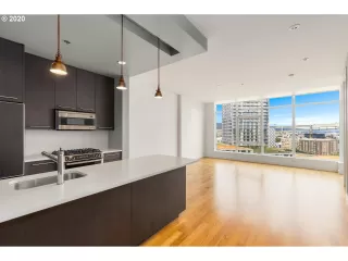 Photo #6: 20057710 Listing