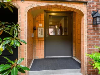 Photo #1: 20058170 Listing