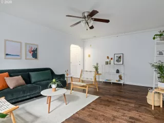 Photo #5: 20058170 Listing