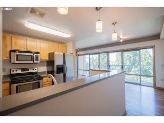 Photo #4: 20058636 Listing