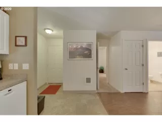 Photo #2: 20058807 Listing 