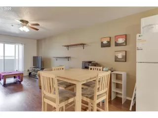 Photo #4: 20058807 Listing 