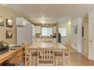Photo #6: 20058807 Listing 