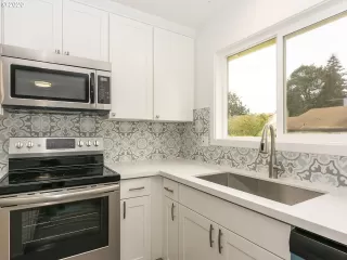 Photo #2: 20059519 Listing