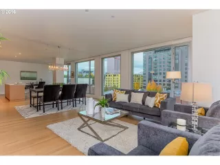 Photo #6: 20059557 Listing