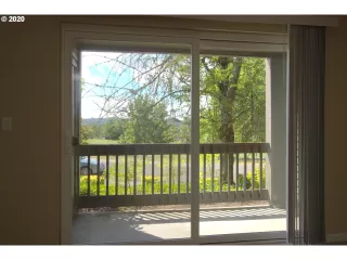 Photo #6: 20061422 Listing