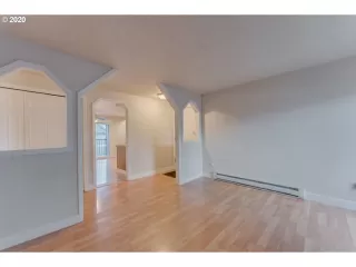 Photo #4: 20061480 Listing