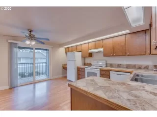 Photo #5: 20061480 Listing