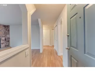 Photo #6: 20061480 Listing