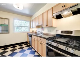 Photo #6: 20061642 Listing 