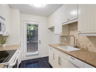 Photo #2: 20061859 Listing 