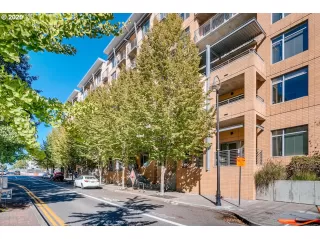 Photo #3: 20061944 Listing