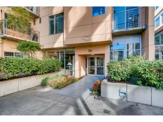 Photo #5: 20061944 Listing