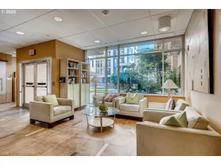 Photo #6: 20061944 Listing