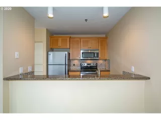 Photo #6: 20062172 Listing 