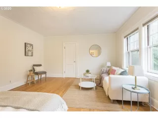 Photo #5: 20062387 Listing