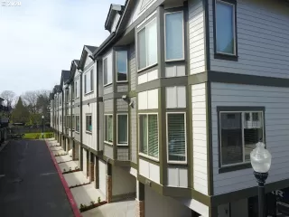 Photo #6: 20063657 Listing