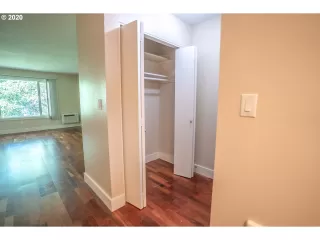 Photo #3: 20063829 Listing 