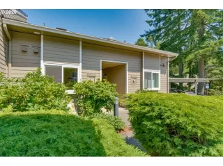 Photo #1: 20063918 Listing