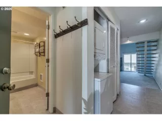 Photo #4: 20063918 Listing