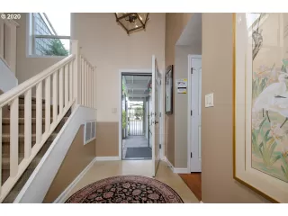 Photo #3: 20064094 Listing