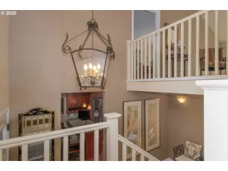Photo #5: 20064094 Listing