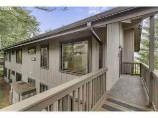 Photo #1: 20064218 Listing