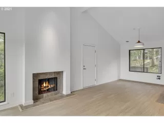 Photo #3: 20064218 Listing