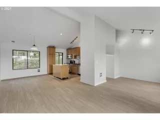 Photo #4: 20064218 Listing