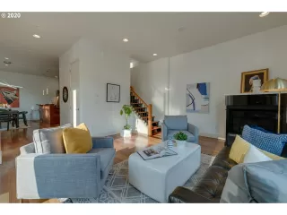 Photo #4: 20065198 Listing