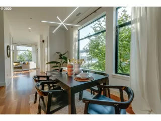 Photo #6: 20065198 Listing