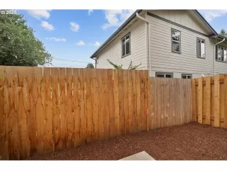 Photo #5: 200660067 Listing