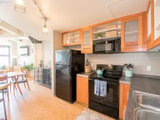 Photo #5: 20066225 Listing 