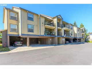 Photo #4: 20067374 Listing