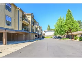 Photo #5: 20067374 Listing