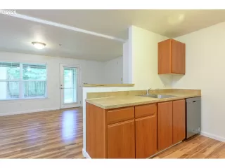 Photo #6: 20067374 Listing