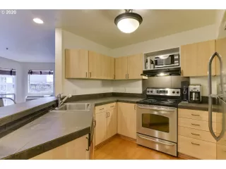 Photo #5: 20068954 Listing