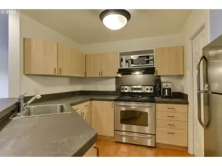 Photo #6: 20068954 Listing