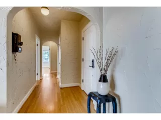 Photo #2: 20069700 Listing 