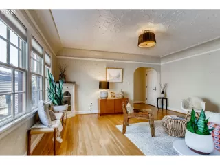 Photo #4: 20069700 Listing 