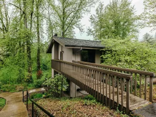 Photo #4: 20070811 Listing 